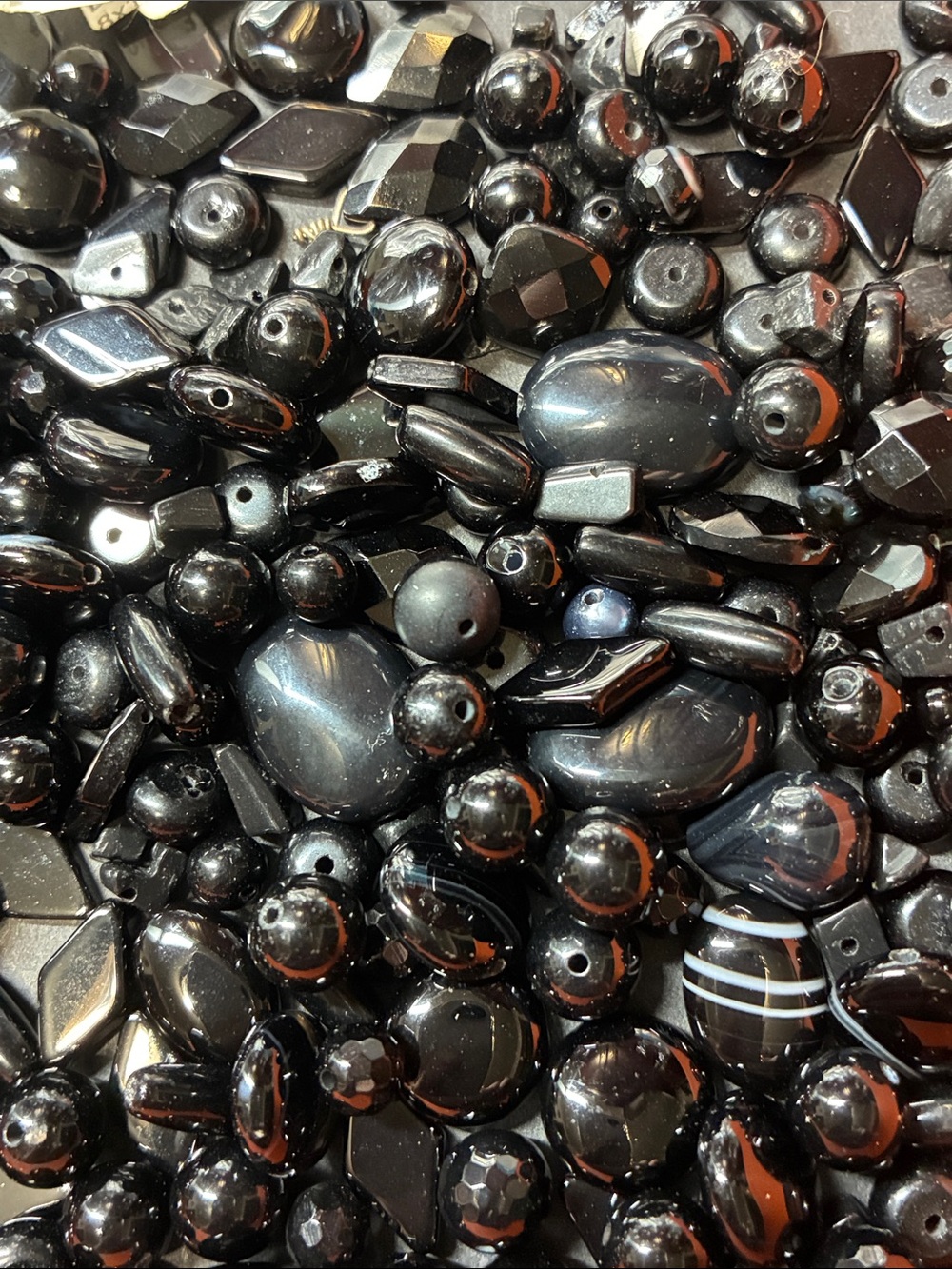 Lot of 2+ pounds of assorted black and grey gemstone beads - Picture 7 of 14